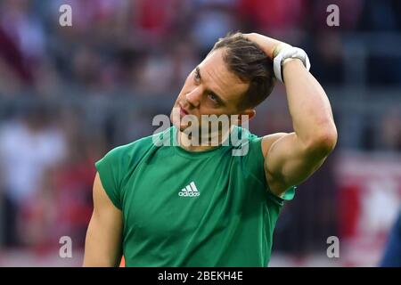 Oltre 20 milioni di euro di prestito annuale? Con questa enorme domanda, si dice che il capitano del Bayern Monaco Manuel Neuer abbia arrabbiato per il momento i responsabili del Bayern. Archivio foto: Manuel NEUER (goalwart FC Bayern Monaco), gesto, scettico, azione, immagine singola, singolo motivo tagliato, mezza figura, metà figura. Calcio 1.Bundesliga, 9.matchday, matchday09, FC Bayern Monaco (M) - Union Berlin (UB) 2-1, il 26 ottobre 2019 a Muenchen ALLIANZARENA, LE NORMATIVE DFL VIETANO QUALSIASI USO DI FOTOGRAFIE COME SEQUENZE DI IMMAGINI E/O QUASI-VIDEO. ¬ | utilizzo in tutto il mondo Foto Stock