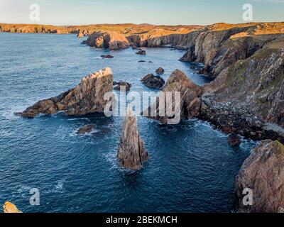 Drammatiche fotografie aeree degli impaccamenti marini a Mangersta, Uig sull'Isola di Lewis Foto Stock