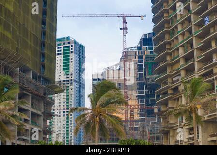 COLOMBO, SRI LANKA-21 FEBBRAIO 2020: Primo piano costruzione di nuovi edifici di alta altezza Foto Stock