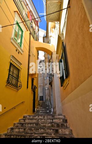 Vecchie case nella città di Atrani, Italia Foto Stock