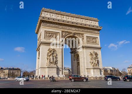 L'Arco di Trionfo, un monumento importante in Place Charles de Gaulle, Parigi, Francia. Febbraio 2020. Foto Stock