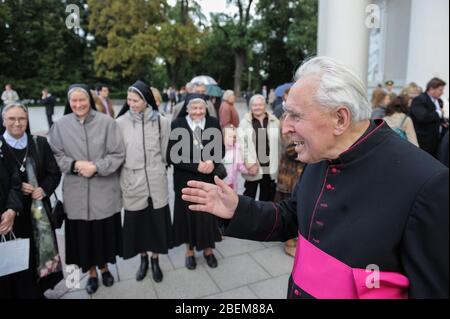 Alfonsa Svarinskas - Clergyman cattolico lituano, monsignor, dissidente, figura politica, cappellano militare, colonnello di riserva. Foto Stock