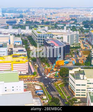 Vista aerea di Singapore. Road, business center, sito in costruzione Foto Stock