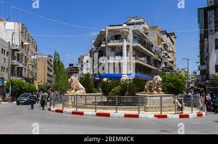 Sulla piazza principale di al-Manara a Ramallah, Palestina Foto Stock