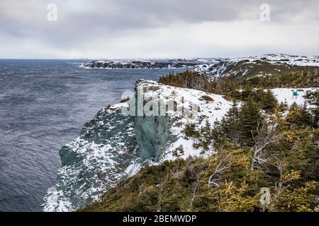L'Atlantico del Nord è vista dal faro di Long Point, a Twillingate, Terranova, Canada Foto Stock