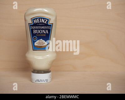 PITTSBURGH, USA - CIRCA APRILE 2020: Bottiglia di maionese Heinz Foto Stock