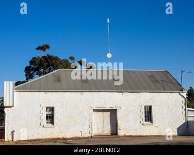 Old Stone commerciale locali angolo South Terrace e Railway Street, Farrell Flat, South Australia. Foto Stock