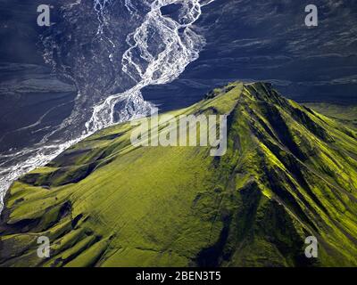 Immagine aerea del monte Maelifell negli altopiani dell'Islanda Foto Stock