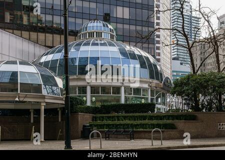 VANCOUVER, CANADA - 2 FEBBRAIO 2020: centro commerciale pacific Center, entrata nel centro. Foto Stock