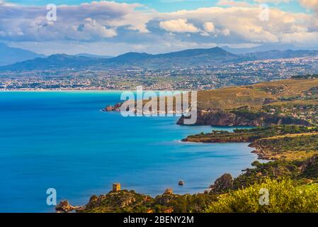 Splendida vista sulla Riserva Naturale dello Zingaro, San Vito lo Capo, Golfo di Castellammare, Provincia di Trapani, Sicilia, Italia Foto Stock