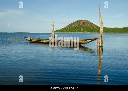 pesca in barca e paesaggio a rambha odisha Foto Stock