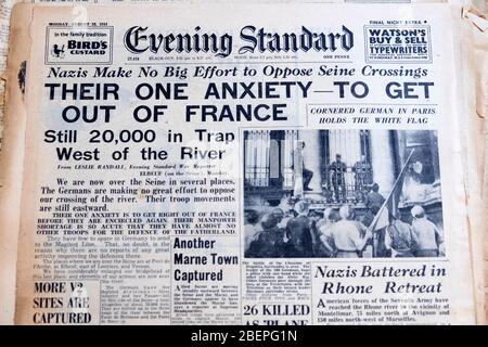Sera Standard seconda Guerra Mondiale seconda Guerra Mondiale titoli di giornale britannico 28 agosto 1944 'loro un'ansia di uscire dalla Francia ' Londra Inghilterra Regno Unito Foto Stock