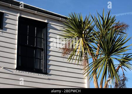 Dettaglio della finestra e degli agenti atmosferici di Quebec House, Spice Island: La casa più antica di Old Portsmouth (circa 1754), Hampshire, Inghilterra, Regno Unito Foto Stock