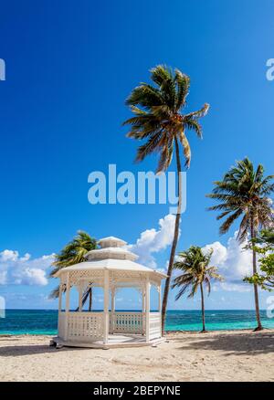 Gazebo a Guardalavaca Beach, Provincia di Holguin, Cuba Foto Stock