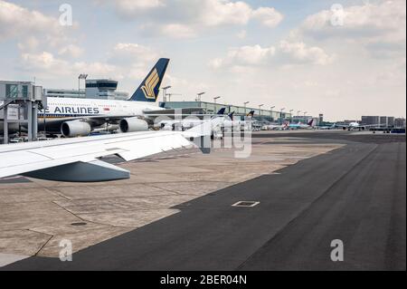 05/26/2019. Aeroporto di Francoforte, Germania. Singapore Airplane al terminal. Aeroporto gestito da Fraport e funge da hub principale per Lufthansa. Foto Stock