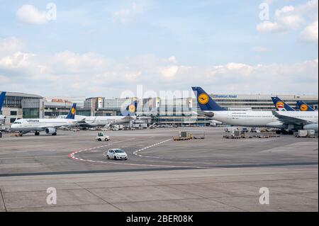 05/26/2019. Aeroporto di Francoforte, Germania. Flotta di aerei lufthansa. Aeroporto gestito da Fraport e funge da hub principale per Lufthansa. Foto Stock