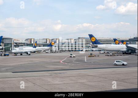 05/26/2019. Aeroporto di Francoforte, Germania. Flotta di aerei lufthansa. Aeroporto gestito da Fraport e funge da hub principale per Lufthansa. Foto Stock