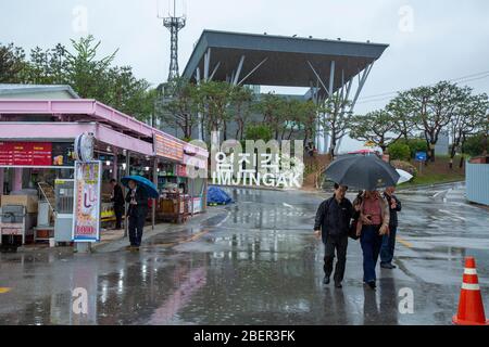 Visitatori al Parco Imjingak, Corea del Sud. Foto Stock