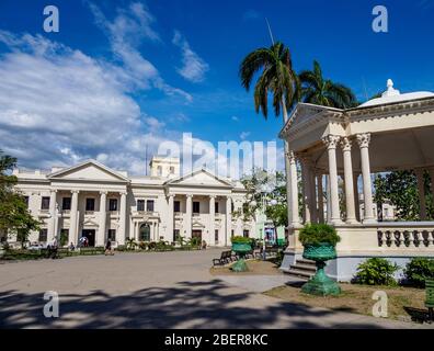 Ex Municipio, ora Biblioteca Jose Marti, Parque Vidal, Santa Clara, Villa Clara Provincia, Cuba Foto Stock