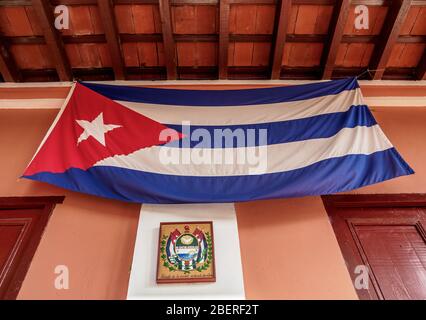 Bandiera cubana a Casa De la Guayabera, Sancti Spiritus, Provincia Sancti Spiritus, Cuba Foto Stock