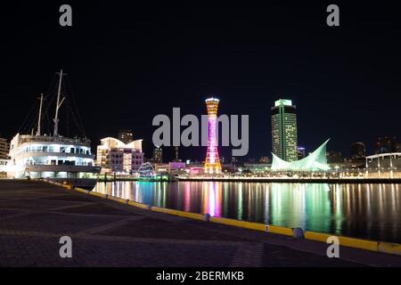 Kobe,Giappone - 30 Nov 2017 : Kobe è stata un'importante città portuale, una delle dieci città più grandi del Giappone e più attraenti. Kobe Port Tower è la Foto Stock