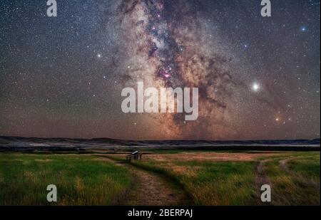 Il Centro Galattico della Via Lattea al Parco Nazionale delle praterie, Canada. Foto Stock