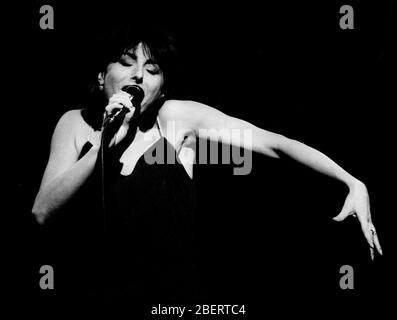 La cantante francese Liane Foly suona sul palco, 1994, Francia Foto Stock