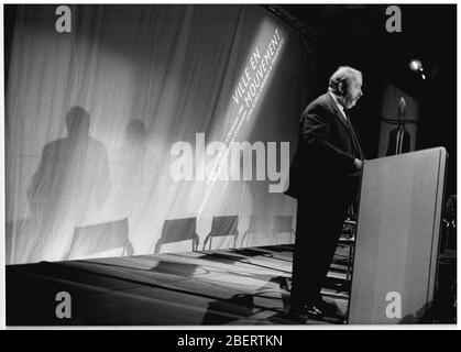 André Rossinot, sindaco di Nancy e presidente della FNAU (Federazione Nazionale delle agenzie di Townplanning francesi), Bordeaux, 1998, Francia Foto Stock