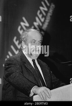 André Rossinot, sindaco di Nancy e presidente della FNAU (Federazione Nazionale delle agenzie di Townplanning francesi), ha pronunciato un discorso a Bordeaux, 1998, Francia Foto Stock