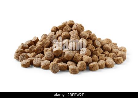 Manciata di crusca di grano pressato closeup isolato su bianco Foto Stock