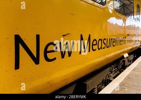 Nuove parole sui treni di misurazione sul lato del treno di monitoraggio delle condizioni dei binari ad alta velocità della rete Foto Stock