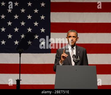 MIAMI BEACH, FL - GIUGNO 26: IL Presidente DEGLI STATI UNITI Barack Obama parla durante una raccolta fondi ospitata da Marc Anthony alla Fillmore Miami Beach il 16 Giugno 2012 in Foto Stock