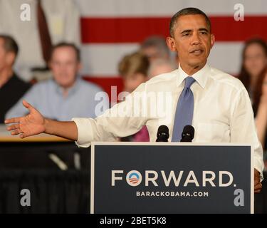 WEST PALM BEACH, FL - 19 LUGLIO: Il presidente degli Stati Uniti Barack Obama consegna osservazioni agli anziani al Century Village il 19 luglio 2012 a West Palm Beach, Florida Foto Stock