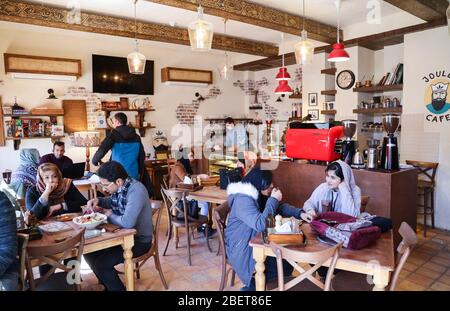 All'interno del Joulep Cafe nella zona del Bazaar di Vakil, Shiraz, provincia di Fars, Iran, Persia, Medio Oriente Foto Stock