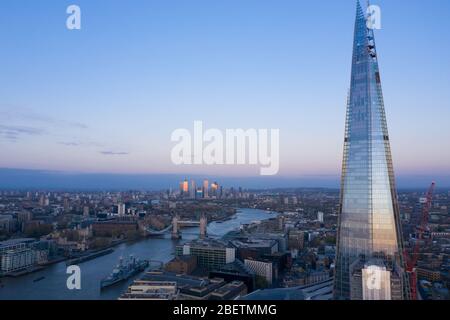 Vista aerea di London Shard sulla Town House e sul London Bridge Foto Stock
