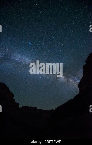 Il cielo notturno sul Grand Canyon vicino al Blacktail Canyon (121 km), al Grand Canyon National Park, Arizona, Stati Uniti Foto Stock