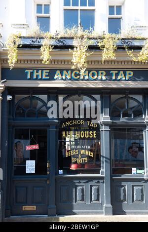 The Anchor Tap Public House on East Street a Horsham, West Sussex, Regno Unito Foto Stock