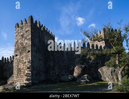 Castello di Guimaraes in provincia di Braga, Portogallo Foto Stock