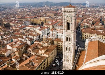 Vista sulla città monumentale di Firenze in Italia Foto Stock