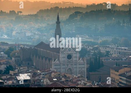 Vista sulla città monumentale di Firenze in Italia Foto Stock