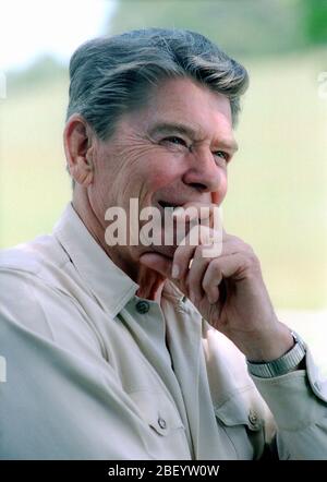 4/8/1985 il presidente Reagan a Rancho Cel Cielo Foto Stock
