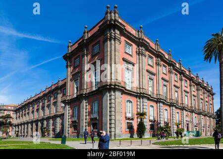 29 FEBBRAIO 2020 - NAPOLI, ITALIA - il Palazzo reale di Capodimonte è un grande Palazzo Borbone a Napoli Foto Stock