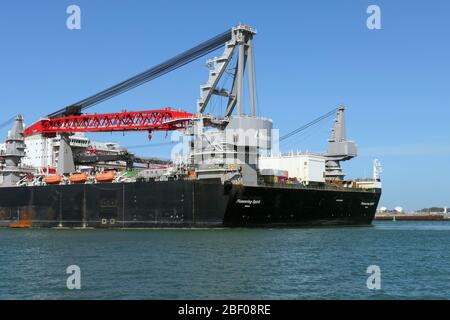 La nave da gru pionieristica Spirit entrerà nel porto di Rotterdam il 12 marzo 2020. Foto Stock