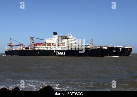 La nave da gru pionieristica Spirit entrerà nel porto di Rotterdam il 12 marzo 2020. Foto Stock