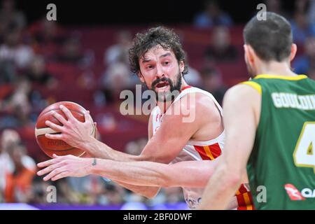 Sergio di Lullo (Spagna) vs. Australia. Pallacanestro FIBA World Cup Cina 2019, Semifinali Foto Stock