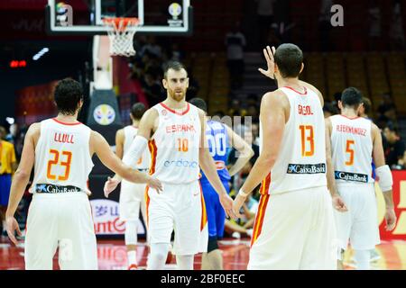 Marc Gasol, Sergio Lullo, Víctor Claver, Rudy Fernández (Spagna) contro Italia. FIBA Basketball World Cup Cina 2019, Semifinali Foto Stock