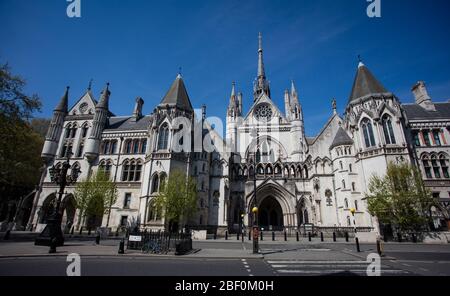 High Court GV. Visione generale delle Corti reali di giustizia, alta Corte e Corte d'appello, Strand, Londra, Inghilterra, Regno Unito Foto Stock