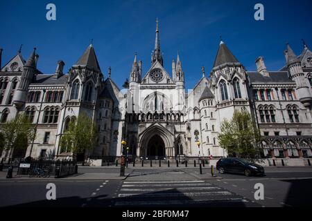 High Court GV. Visione generale delle Corti reali di giustizia, alta Corte e Corte d'appello, Strand, Londra, Inghilterra, Regno Unito Foto Stock