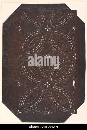 Cerchi interlacciati. Cerchi interlacciati o 'Seven-Treasures' (shippo) è una appropriazione di motivi più vecchi. Shippo è un disegno di buon auspicio che è un motivo popolare sui kimonos delle donne, soprattutto indossati in periodi di bisogno di buona fortuna, come i matrimoni e il nuovo anno. Foto Stock