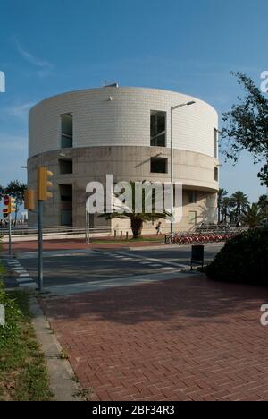 Architettura del 2000 Centro di Meteorologia circolare in cemento armato, Barcellona, Spagna di Alvaro Siza Foto Stock